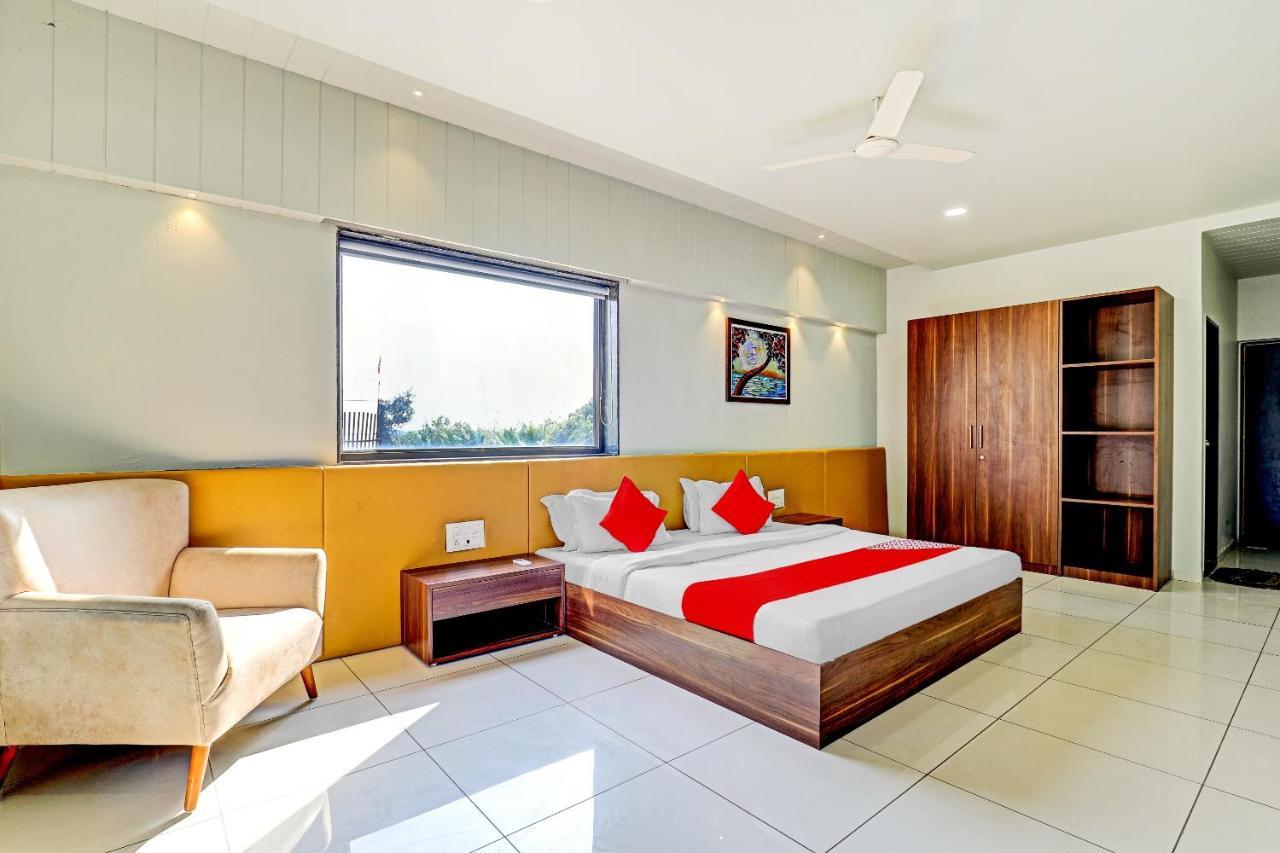 Oyo 70752 Viram House Hotel Gorwa Exterior photo